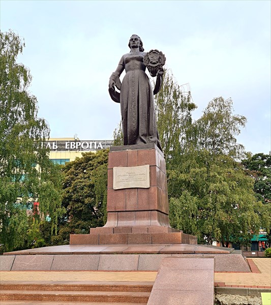 004-Мать Россия